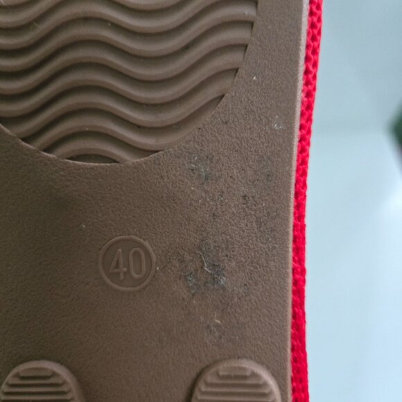 Red Bow Fabric Ballet Flats Size 40/8.5 Holiday Slip On Dress up or down - Picture 11 of 12